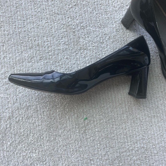 Stuart Weitzman black patent pump block heel Sz 7.5 - Picture 4 of 5